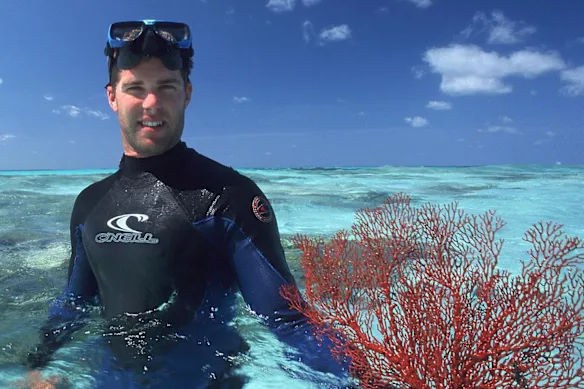 Caleb Cousland est un pêcheur de coraux vivants de deuxième génération. 