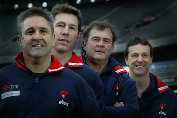 Flashback : l'équipe d'entraîneurs de Melbourne en 2004 - Chris Fagan, Brett Ratten, Mark Reilly et Neale Daniher.