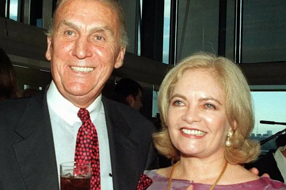 John et Caroline Laws en 1998. 