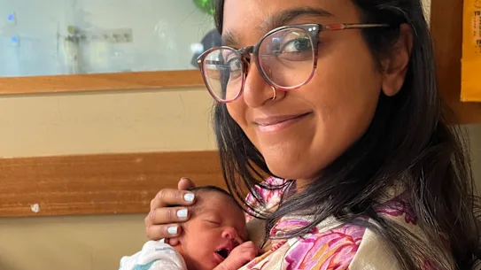 Zoya Patel a commencé à accoucher le matin de Noël, six semaines plus tôt. 