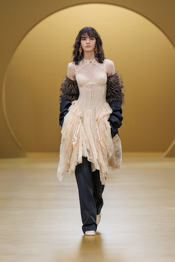 Une robe Zimmermann de leur collection 