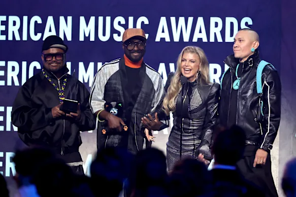 Vive les Black Eyed Peas.