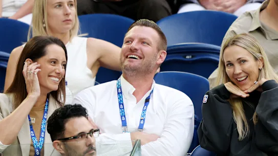 Sam Groth à l'Open d'Australie de cette année avec sa femme Brittany et Bec Hewitt.