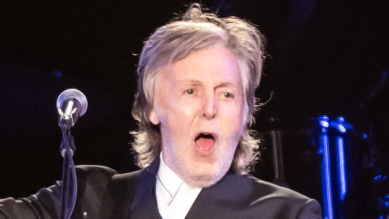Paul McCartney dit que Taylor Swift est aussi célèbre que les Beatles
