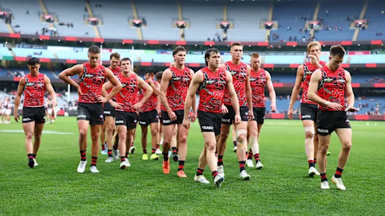 Les Bombers décollent péniblement après leur défaite démoralisante face aux Dockers.