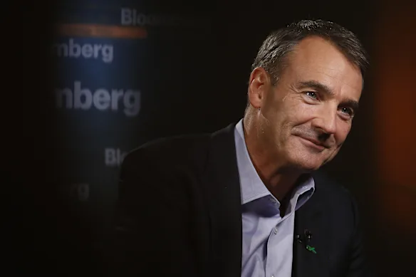 L'ancien patron de BP, Bernard Looney, a lui-même été contraint par le conseil d'administration de BP de démissionner en septembre 2023 après avoir omis de divulguer ses relations passées avec ses collègues.