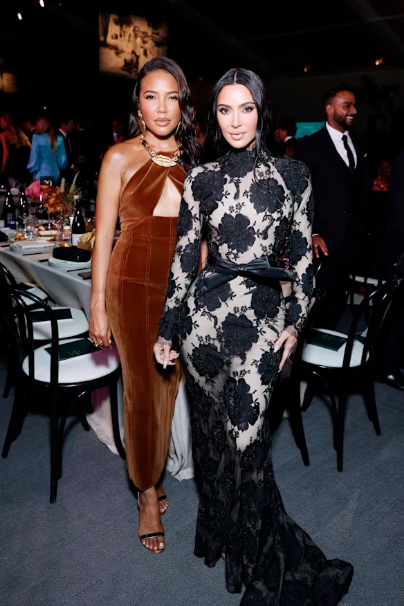 Avec Kim Kardashian en 2023. Grede détient une participation de 8 % dans la marque Skims de Kardashian.