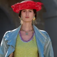 La créatrice d&rsquo;Alemais Lesleigh Jermanus lance la collection Resort 2027 en Espagne