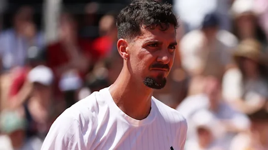 La campagne de Thanasi Kokkinakis à Roland-Garros s'est terminée par un abandon.