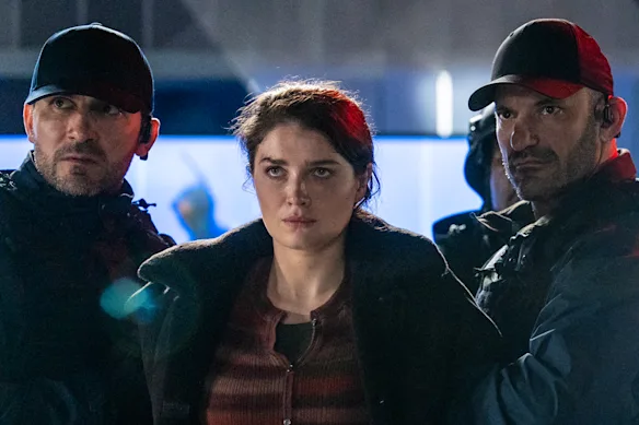 Jane Blankenship d'Eve Hewson se retrouve au milieu d'une conspiration extraterrestre dans Disclosure Day.