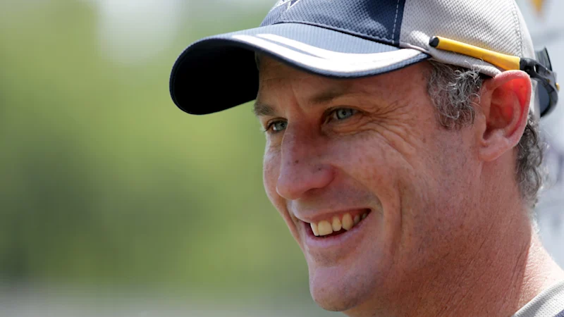 L'ancienne star australienne du cricket, David Hussey, quitte son poste de responsable du cricket masculin à Victoria