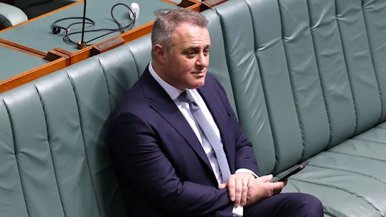 Le trésorier fantôme Tim Wilson à la Chambre des représentants au Parlement de Canberra le jeudi 28 mai 2026.