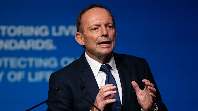 Angus Taylor accuse Anthony Albanese de mensonges alors que le mentor Tony Abbott revient au Parti libéral