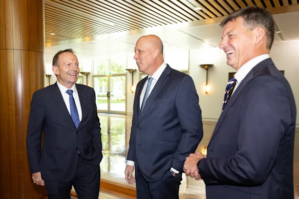 Tony Abbott, Peter Dutton et Angus Taylor en 2022.