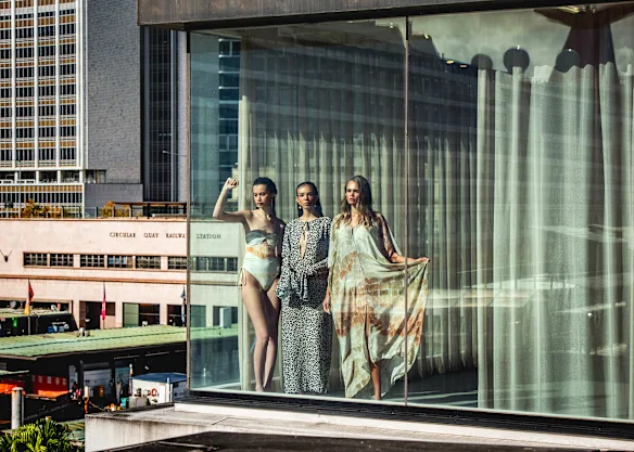 Claire Stratton, Kaleema Donovan et Billie Jean dans Van Scherer au Musée d'Art Contemporain.