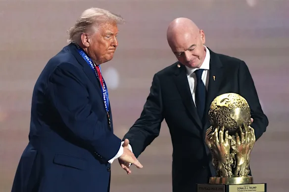 Une chose mais pas une chose : le président de la FIFA, Gianni Infantino, a remis au président Donald Trump le Prix de la paix de la FIFA à la fin de l'année dernière.