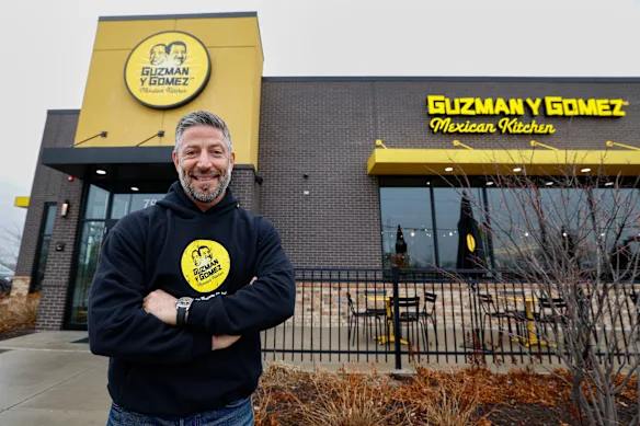 Steven Marks, photographié devant l'un des magasins Guzman y Gomez dans la banlieue de Chicago en mars, a mis fin à l'agrandissement.