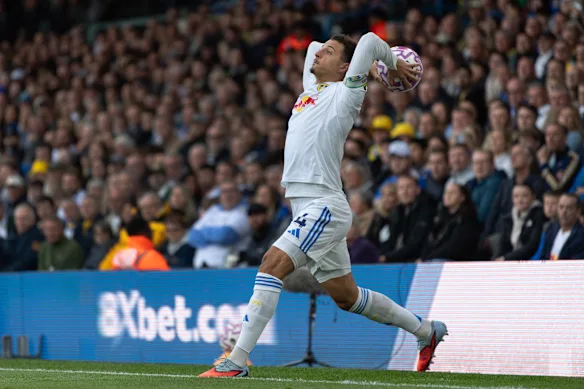 Les longues touches sont soudainement à la mode en Premier League.
