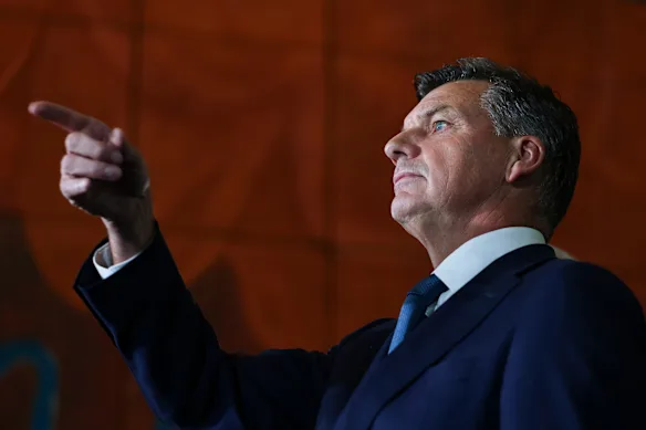 Le chef de l’opposition, Angus Taylor, prévient que la hausse des impôts sur les fiducies est un impôt mortel. 