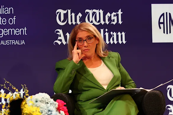 La trésorière de WA, Rita Saffioti, n'a pas été amusée par une série de blagues pointues de la part du rédacteur en chef du tabloïd dominant de l'État.