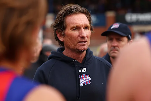 Port Melbourne a battu les Tassie Devils par quatre points avec James Hird comme entraîneur adjoint. 
