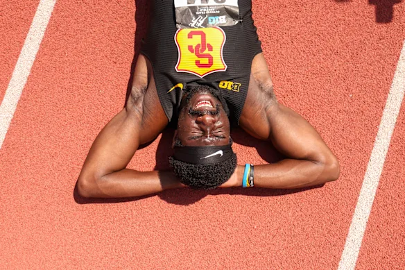 Eddie Nketia après avoir remporté le 200 m.