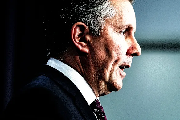 Mark Butler lors d'une conférence de presse au Parlement de Canberra jeudi.