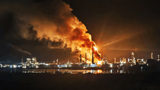 Le directeur général de Viva Energy, Scott Wyatt, parle de ce qui s'est passé la nuit de l'incendie de la raffinerie de Geelong.
