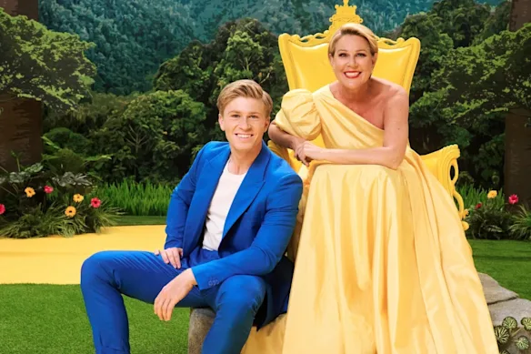 Je suis une célébrité, sortez-moi d'ici ! accueille Robert Irwin et Julia Morris.
