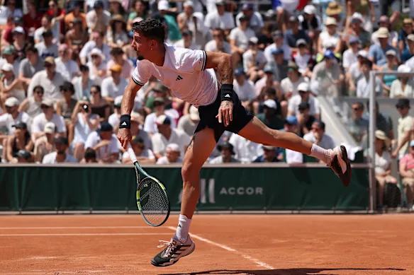 Thanasi Kokkinakis a abandonné son match du deuxième tour à Roland-Garros.