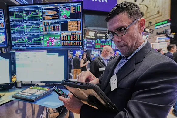 Les marchés boursiers ne peuvent résister à cette pression que très longtemps. 