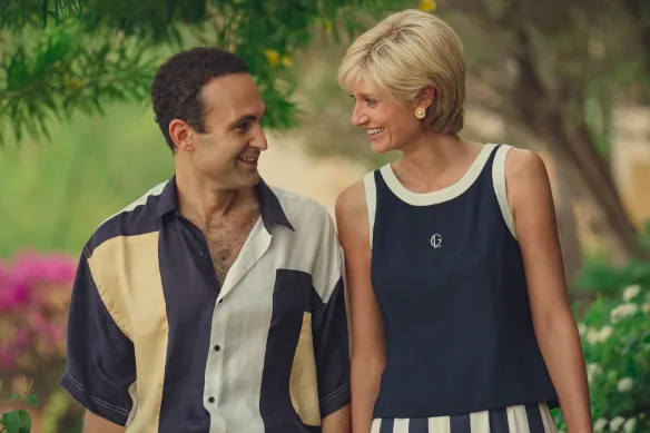 Abdalla dans le rôle de Dodi Fayed (avec Elizabeth Debicki dans le rôle de la princesse Diana) dans The Crown.