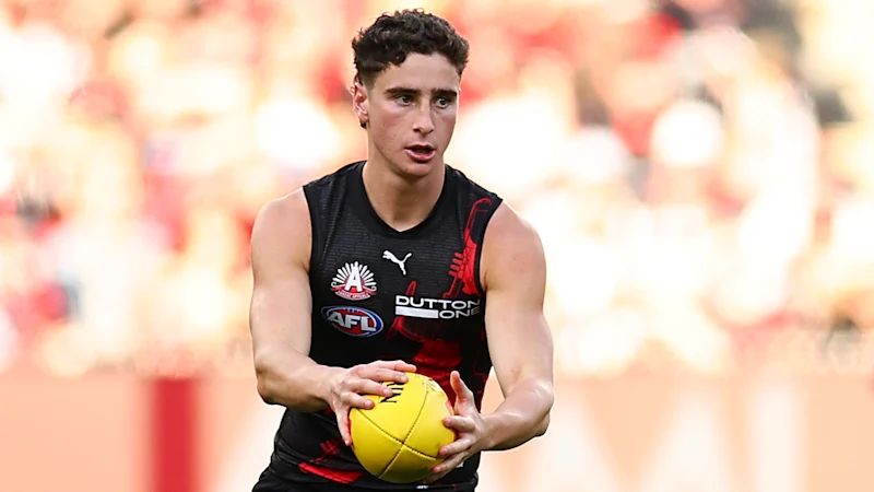 Ce que l'avenir réserve aux 13 joueurs non signés des Bombers d'Essendon après le limogeage de Brad Scott, plus l'offre de 1,4 million de dollars qui pourrait affecter la superstar des Lions de Brisbane, Lachie Neale.