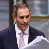Les taux pourraient se maintenir pour le reste de l’année alors que les Australiens luttent contre la hausse des coûts