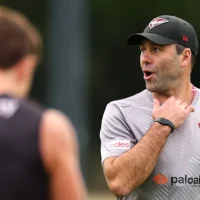 L&rsquo;entraîneur par intérim d&rsquo;Essendon répond aux rumeurs d&rsquo;inclusion de James Hird dans la « Team Hird »