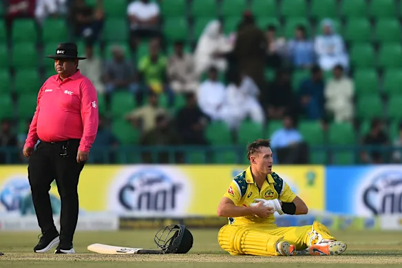 Marnus Labuschagne réagit après avoir été licencié lors du troisième match de la série ODI.