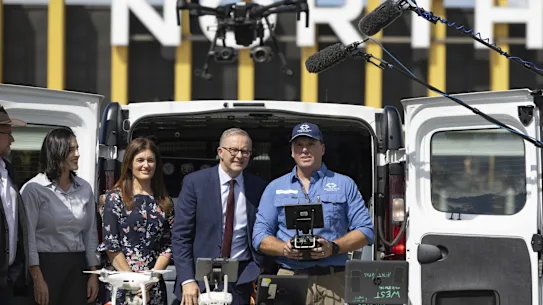 Le Premier ministre Anthony Albanese a fait campagne avec Disaster Relief Australia dans le Queensland lors des élections de 2022.