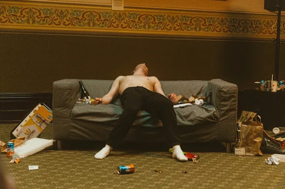 Canapé Ketamine de la chorégraphe de Belfast Oona Doherty.