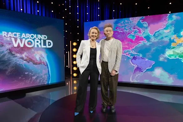Sur le tournage de Race Around The World avec l'un des anciens candidats de l'émission devenu juge, John Safran.