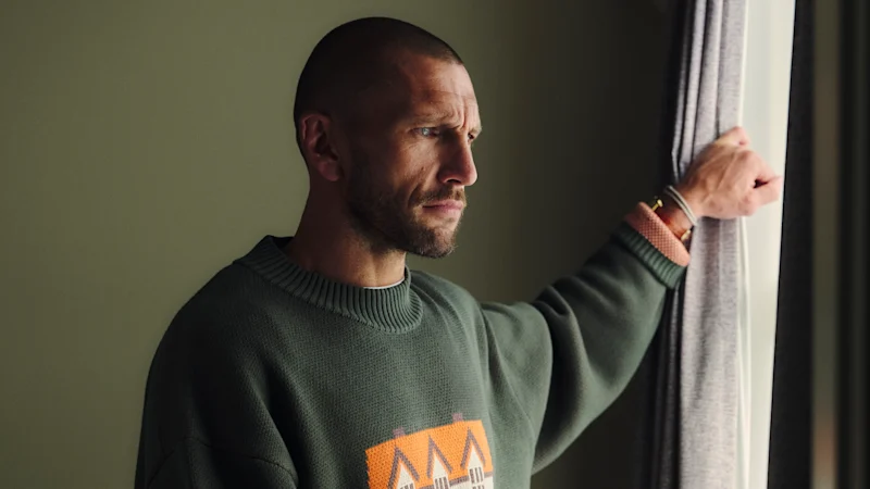 Guide de style de Lewis Brown : l'ancien joueur de la LNR devenu créateur de mode sur ses marques préférées, ses icônes de mode et ses essentiels de garde-robe