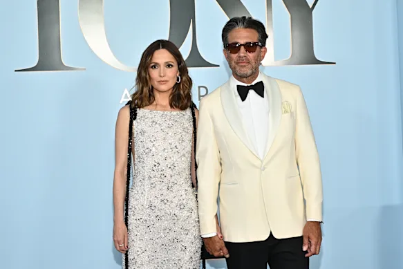 La candidate Rose Byrne et Bobby Cannavale arrivent à la remise des prix. 