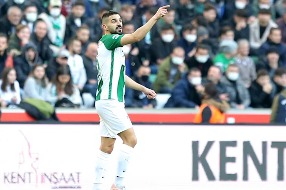 Aziz Behich a joué pour Giresunspor en 2022 lors de ses neuf années en Turquie.