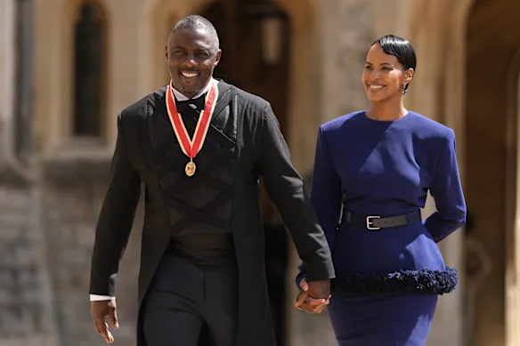 Sir Idris Elba et son épouse, Sabrina Elba, après que l'Elbe ait été faite chevalier par le roi Charles la semaine dernière. 