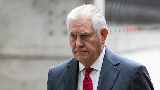 Rex Tillerson, ancien PDG d'Exxon Mobil, alors qu'il arrivait mercredi au tribunal de New York pour témoigner.