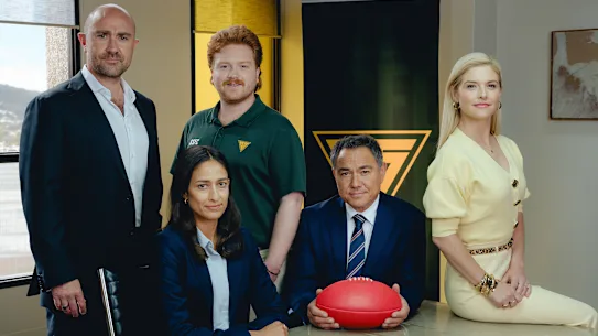 Josh McConville, Emma Harvie, Dylan Murphy, Sam Pang et Lucy Durack dans Ground Up.