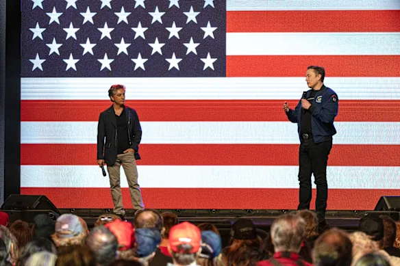 Gracias et Musk lors d'un événement politique à Green Bay, Wisconsin, en mars 2025.