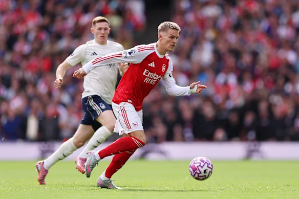 Martin Odegaard s'est fait un nom dans la Premier League anglaise en jouant pour Arsenal.