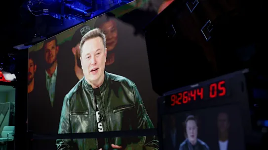 Elon Musk est apparu par liaison vidéo alors que SpaceX faisait ses débuts.