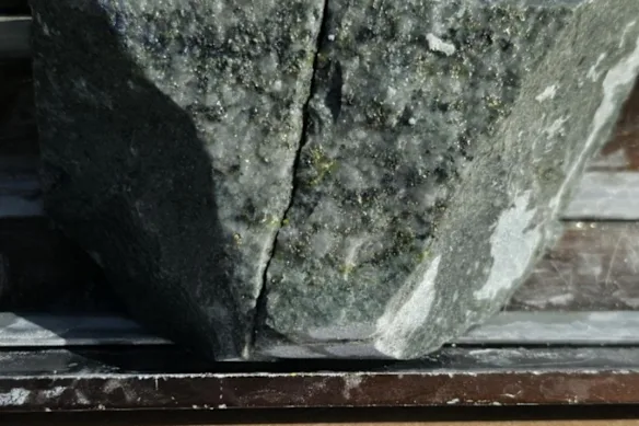 Southern Hemisphere Mining a enregistré un impressionnant 175 m de minéralisation de cuivre visible sur son projet Llahuin, détenu à 100 %, au Chili.