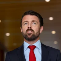Le sénateur du Parti libéral de Tasmanie, Jonno Duniam, prendra sa retraite avant les prochaines élections